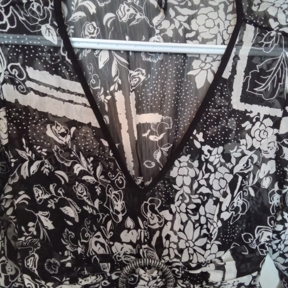 Milano Floral Peplum Blouse with Faux Belt - Picture 6 of 12